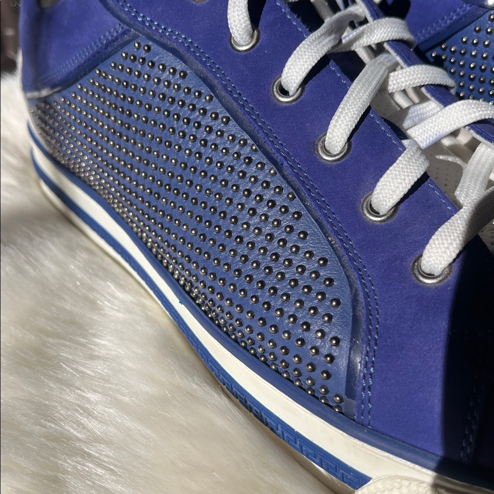 ✨ Authentic Vintage Versace Sneakers ✨ - Picture 5 of 8